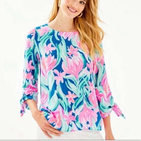 Lilly Pulitzer Tops - NWOT Lilly Pulitzer Langston Women's Top In Dream A Little Dream Tie Sleeves M